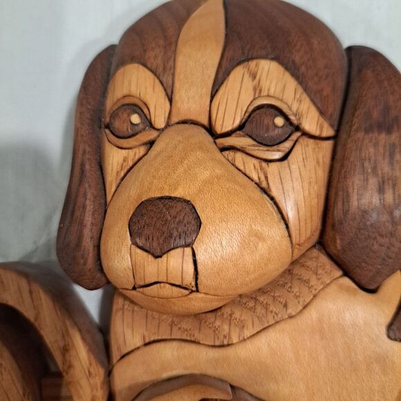 Vintage Puppy in Woven Basket Brown Wall Hanging Intarsia Home Decor Dog Beagle - Picture 4 of 9